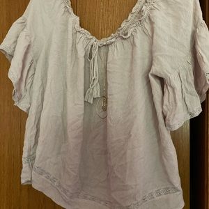 American Eagle off the shoulder top. Size XL.